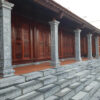 Cột đá hiên