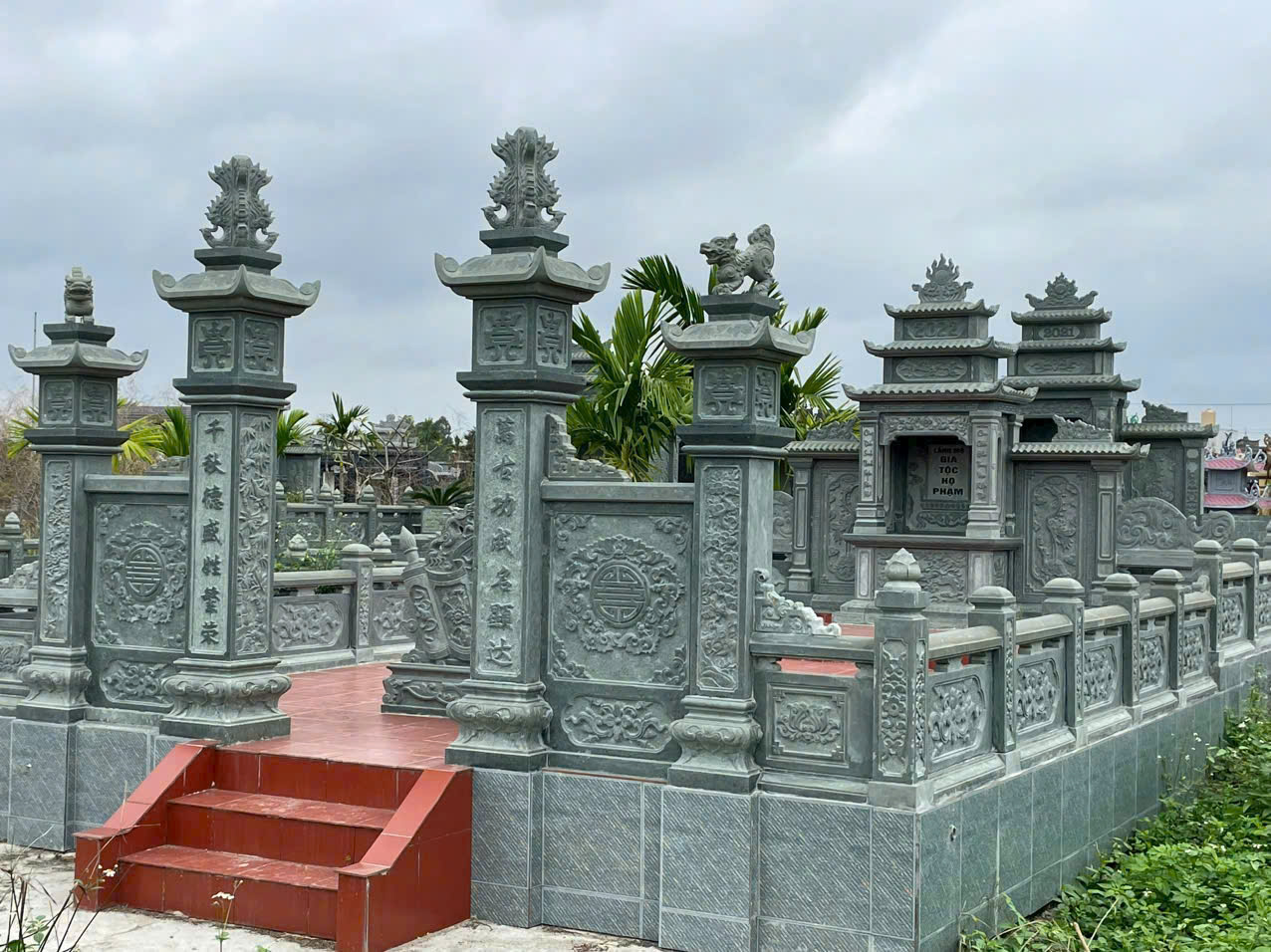 Khu Lăng Mộ Đá Đẹp – Kiến Trúc Trang Nghiêm, Chuẩn Phong Thủy