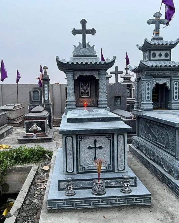 Mộ Đá Công Giáo – Trang Nghiêm, Thanh Thoát Theo Đức Tin Thiên Chúa