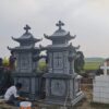Mộ đá công giáo với thánh giá, hoa văn tôn giáo chạm khắc tinh xảo tại làng nghề Ninh Vân 20+ năm kinh nghiệm. Tư vấn miễn phí – gọi 0972 522 783.