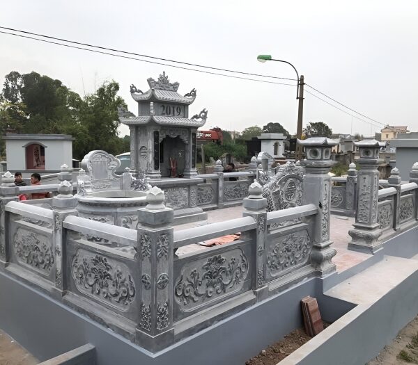 Lan Can Đá – Hàng Rào Bảo Vệ Trang Nghiêm Cho Khu Lăng Mộ, Nhà Thờ Họ