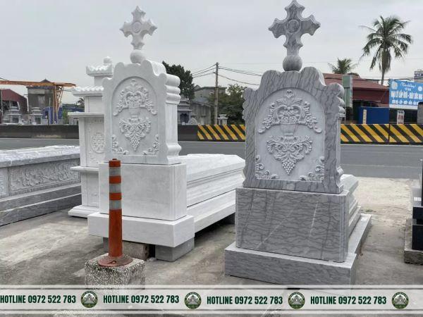 kieu-lang-mo-da-doi-danh-cho-gia-dinh-co-dien-tich-lon Mộ Đá Cẩm Thạch – Vẻ Đẹp Sang Trọng Từ Vân Đá Tự Nhiên